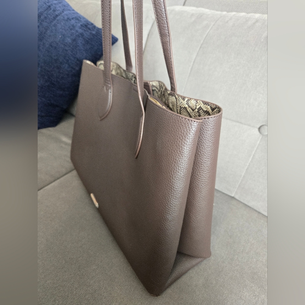 NWOT Tote Bag and Matching Wallet - Picture 2 of 5